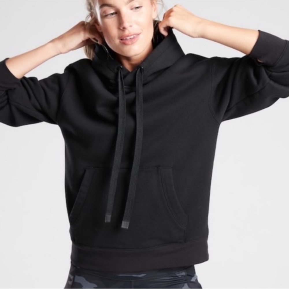 Athleta 24/7 Hoodie Pullover Sweatshirt in Black